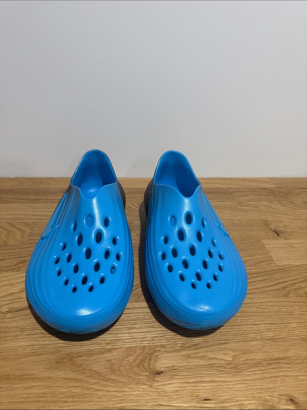 Brand new mens Nike Rejuven8 size 9 Blue Slip-On Clogs - Picture 3 of 5